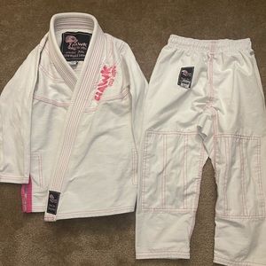 Hawk Jiu Jitsu Martial arts BJJ white kids Gi Size K0 top and bottom